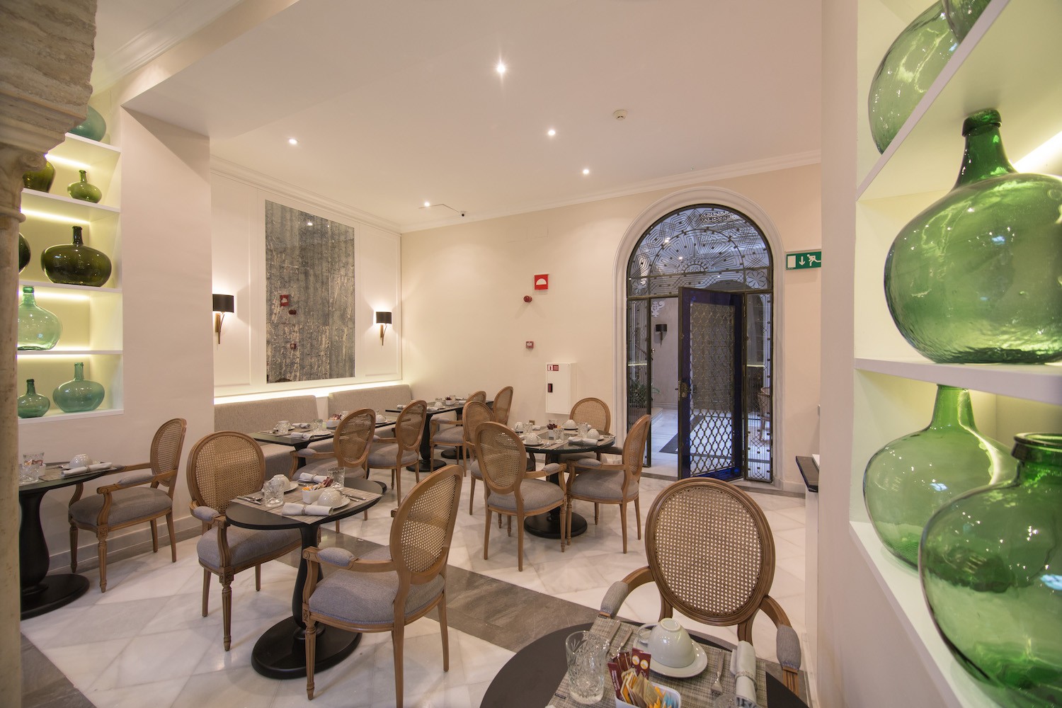 damajuana-comedor-hotel-sevilla