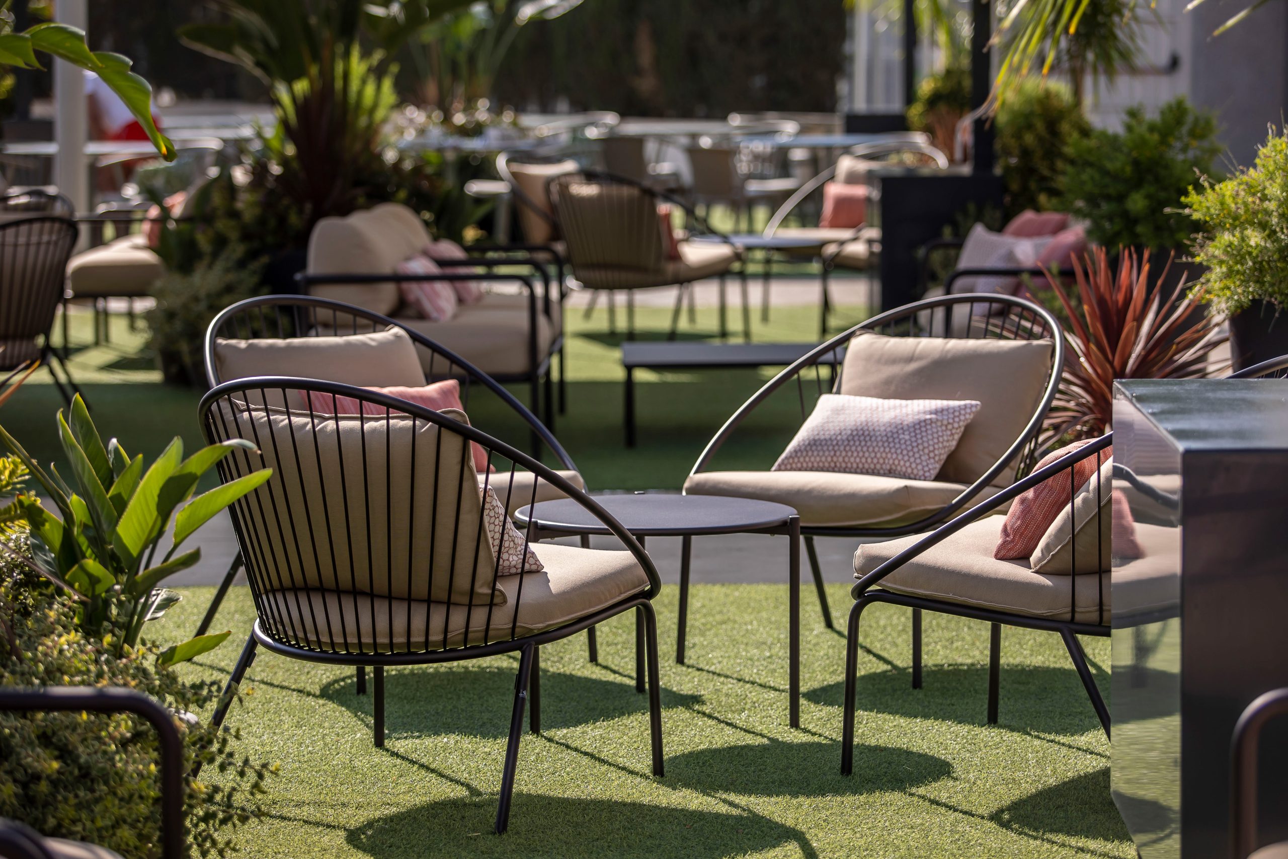 Interiorismo para la terraza del hotel Hilton Garden Inn Sevilla.